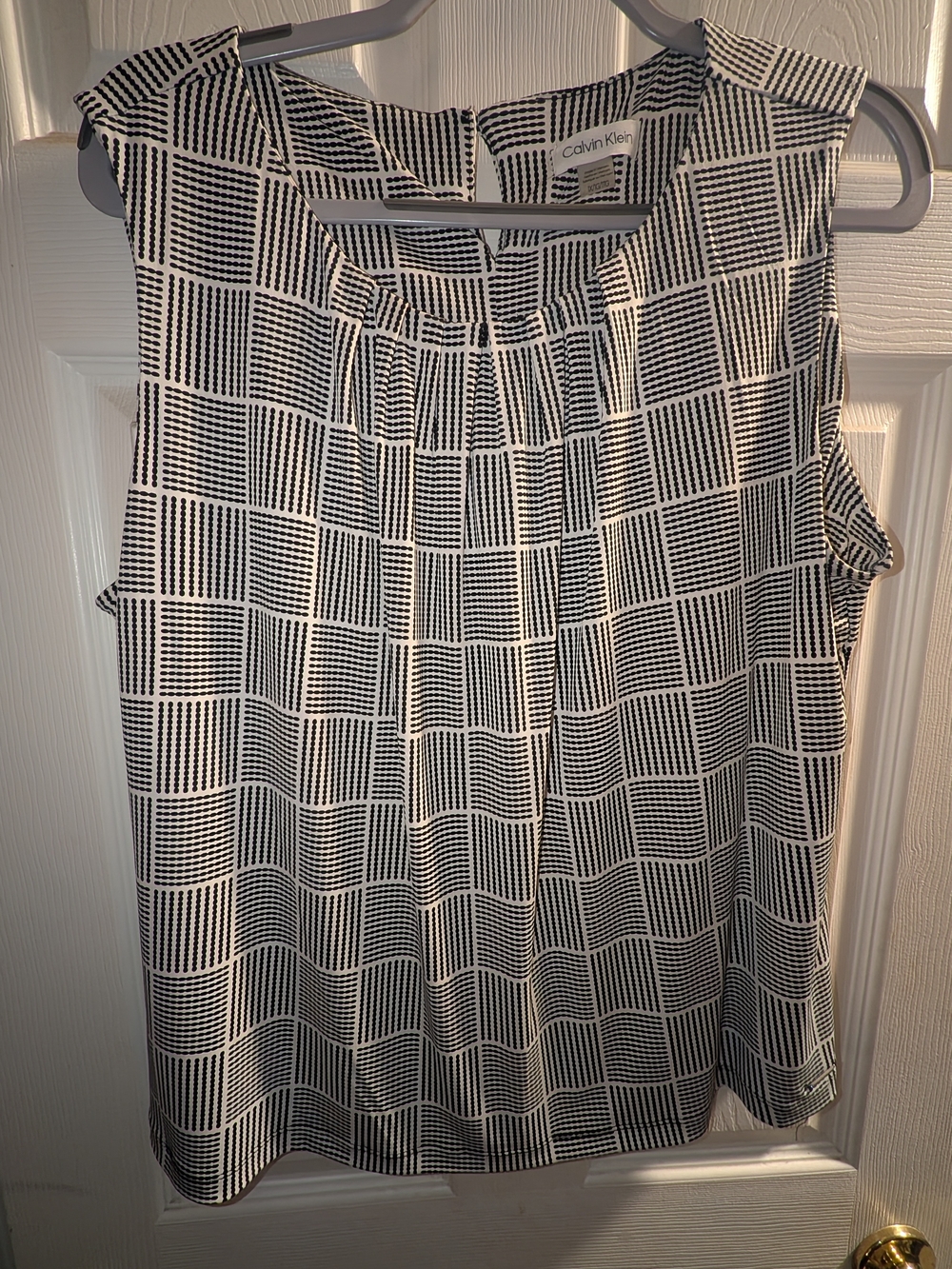 Calvin Klein Black & White Geometric Sleeveless Blouse